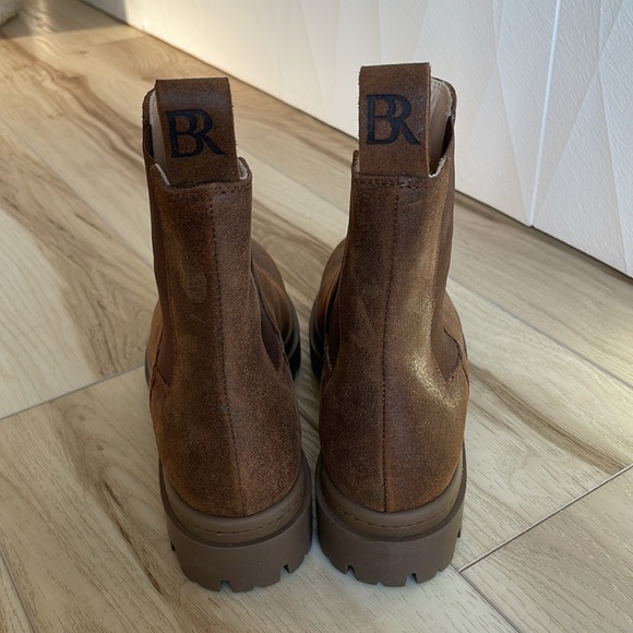 Banana Republic Chelsea Ankle Boot
NWOB - Picture 4 of 6